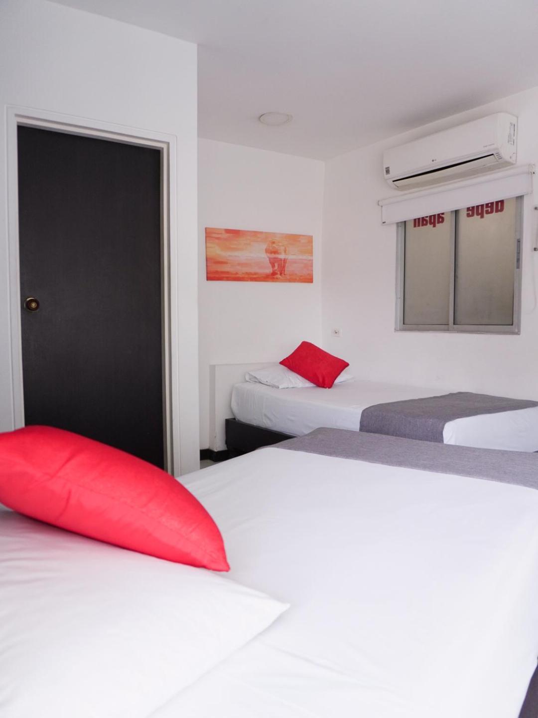 Depeapan Hotel Cali Luaran gambar